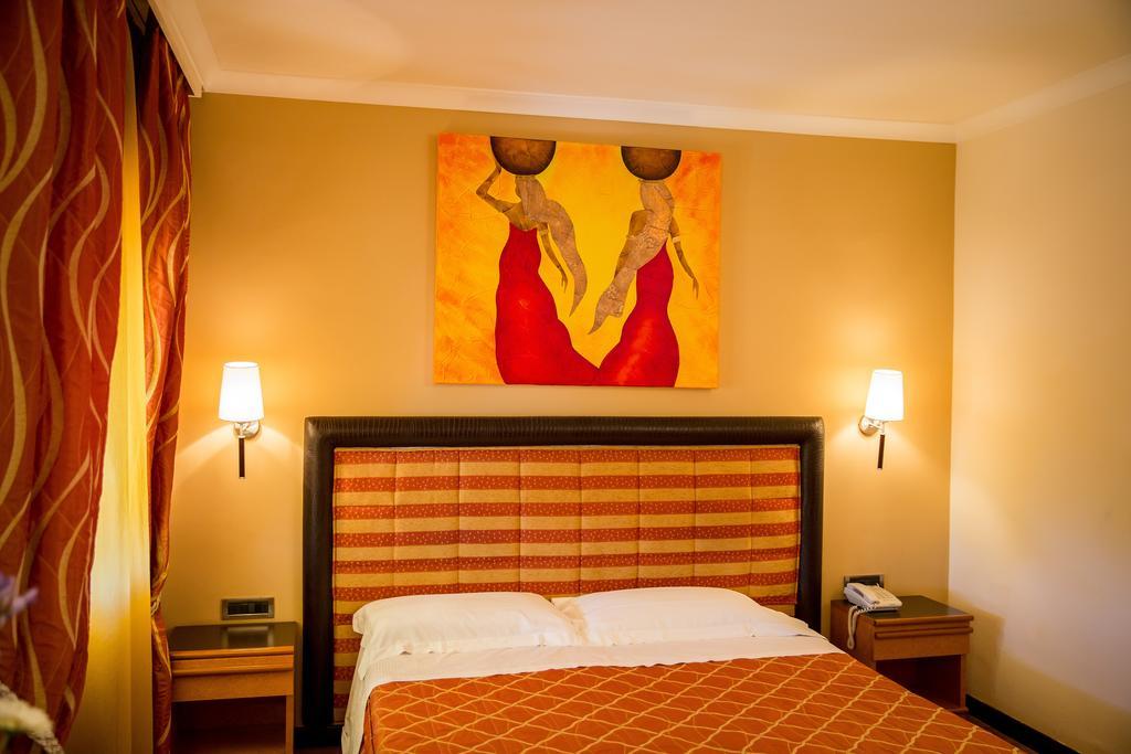 Hotel Ares Pontinia Eksteriør billede