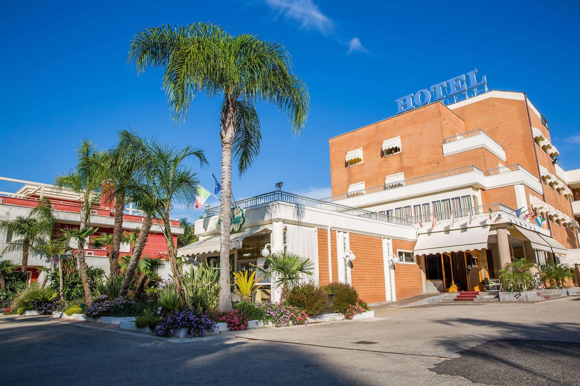 Hotel Ares Pontinia Eksteriør billede